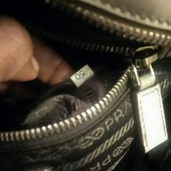 Authentic Prada Vitello Daino Bauletto Bowler Bag - Picture 2 of 6